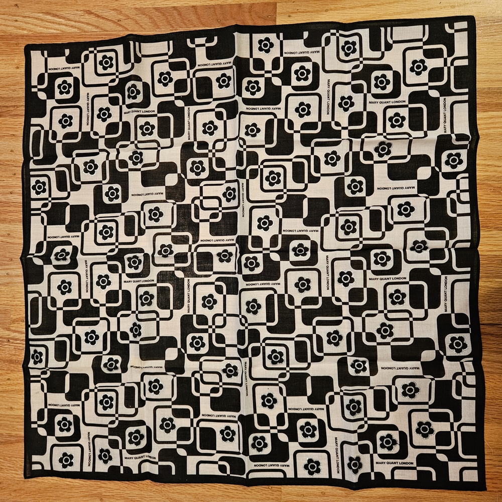 Black and White Geometric Pattern Scarf